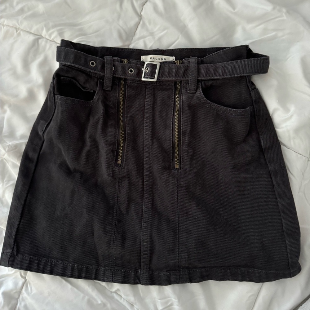 Pacsun denim skirt and belt size 24, only worn once.